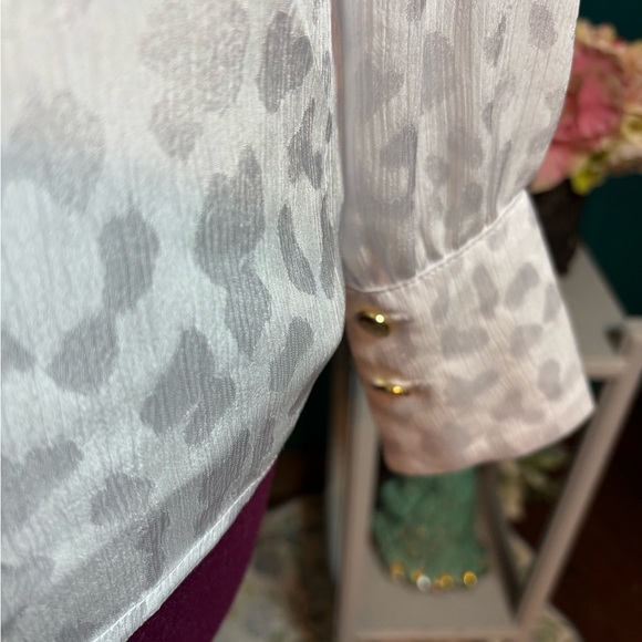 INC International Concepts Cream Ruffled Blouse V Neck - Picture 3 of 6